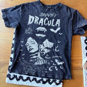 Forever 21 Dracula Graphic tee shirt kids girls size small S